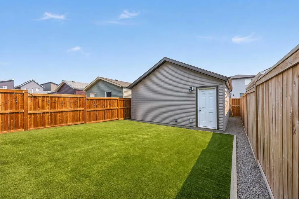 38 Howse Row NE Calgary AB T3P 1A9