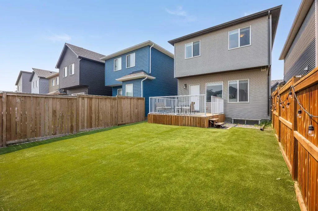 38 Howse Row NE Calgary AB T3P 1A9