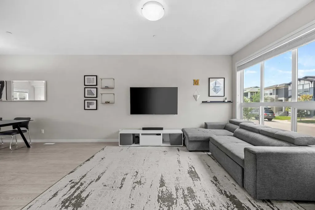 38 Howse Row NE Calgary AB T3P 1A9
