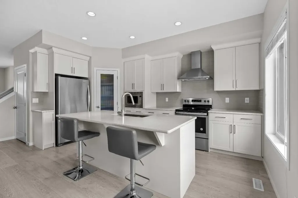 38 Howse Row NE Calgary AB T3P 1A9