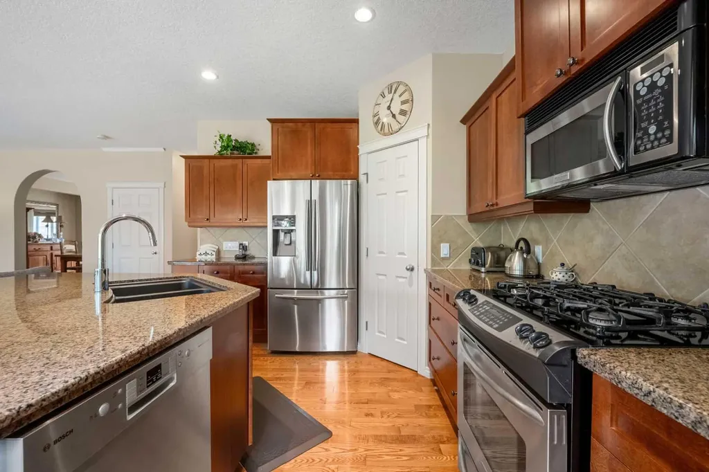50 Springborough Crescent SW Calgary AB T3H 5M5