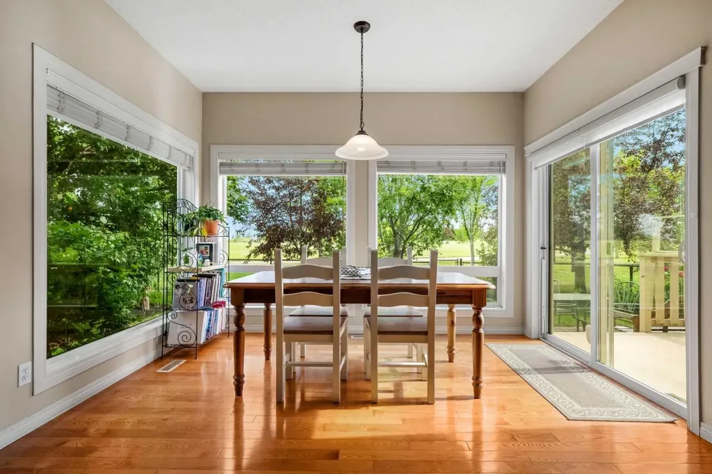 50 Springborough Crescent SW Calgary AB T3H 5M5