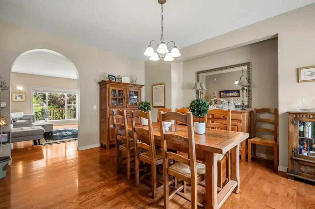 50 Springborough Crescent SW Calgary AB T3H 5M5