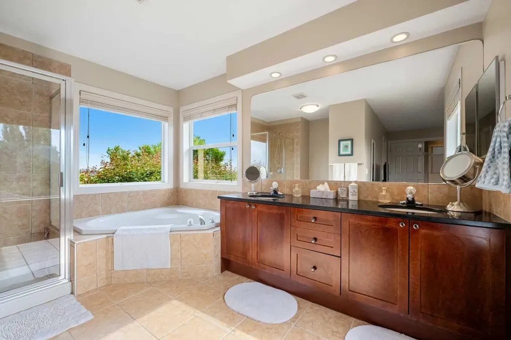 50 Springborough Crescent SW Calgary AB T3H 5M5