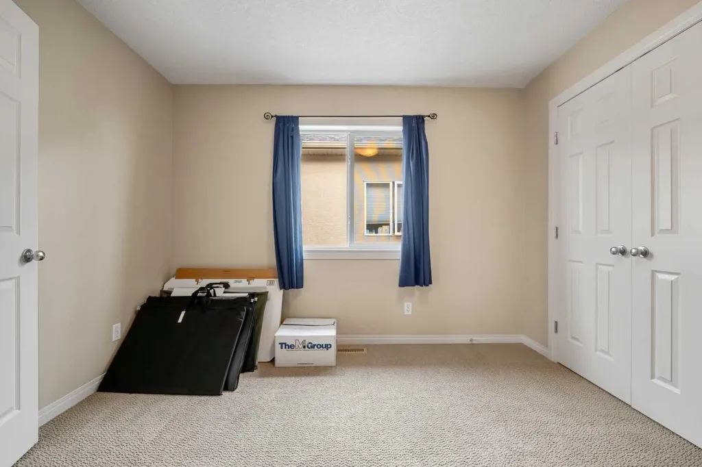 50 Springborough Crescent SW Calgary AB T3H 5M5