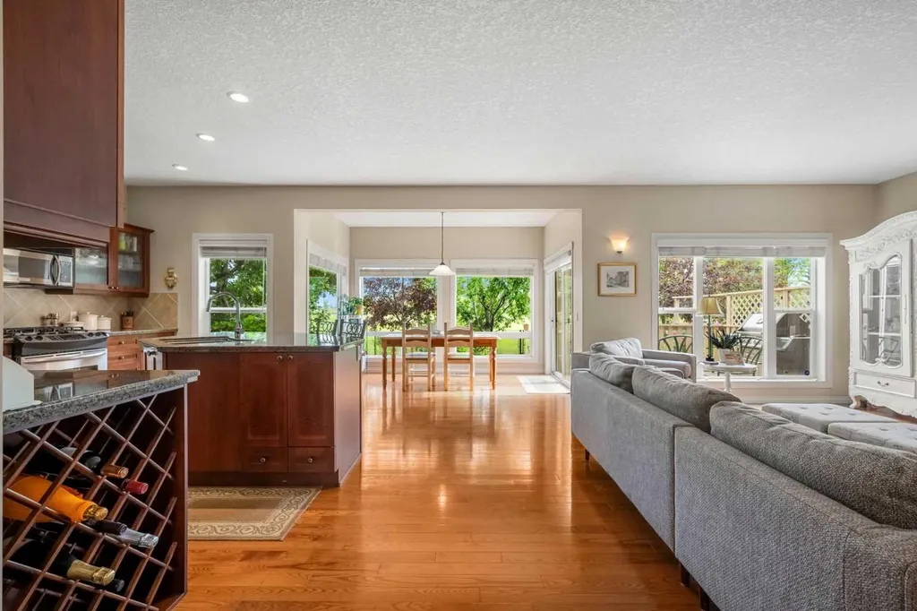 50 Springborough Crescent SW Calgary AB T3H 5M5