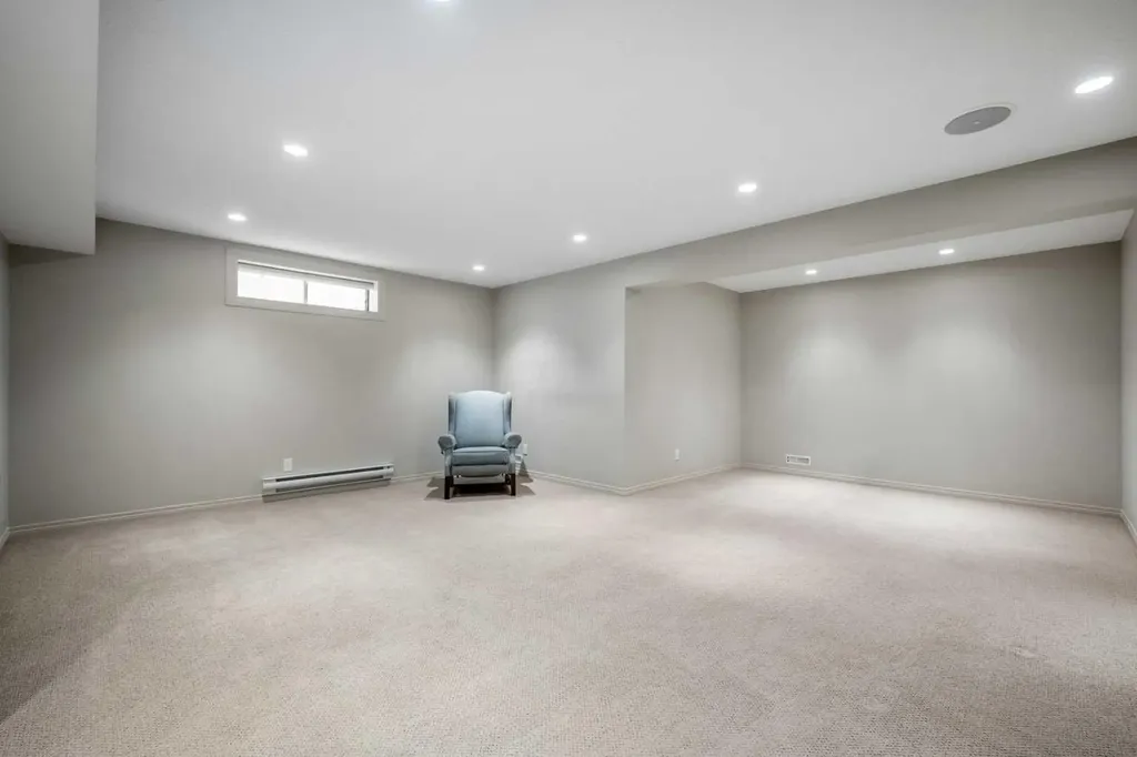 50 Springborough Crescent SW Calgary AB T3H 5M5