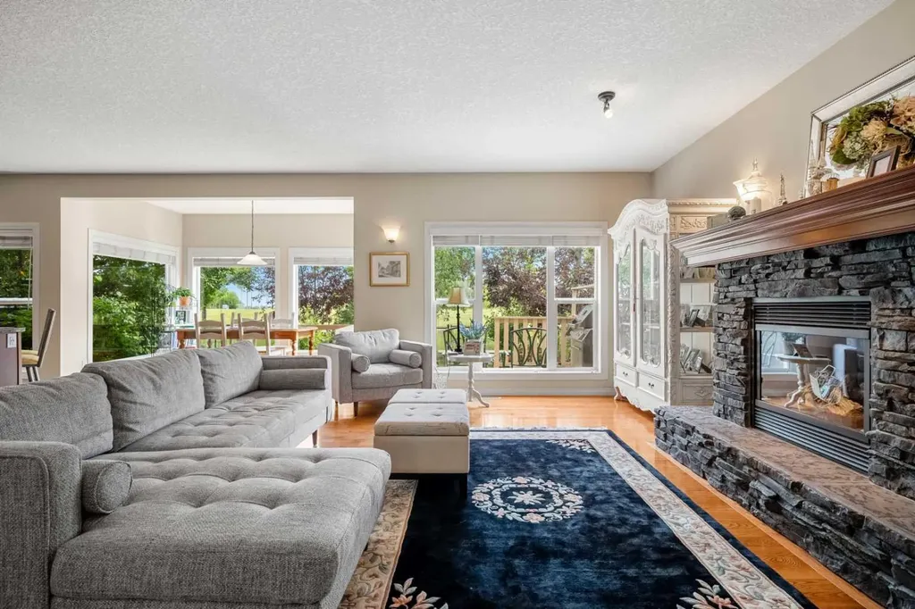 50 Springborough Crescent SW Calgary AB T3H 5M5