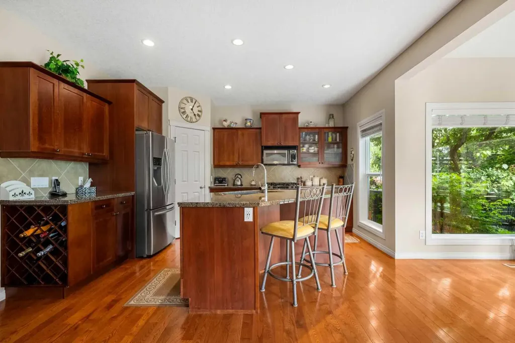 50 Springborough Crescent SW Calgary AB T3H 5M5