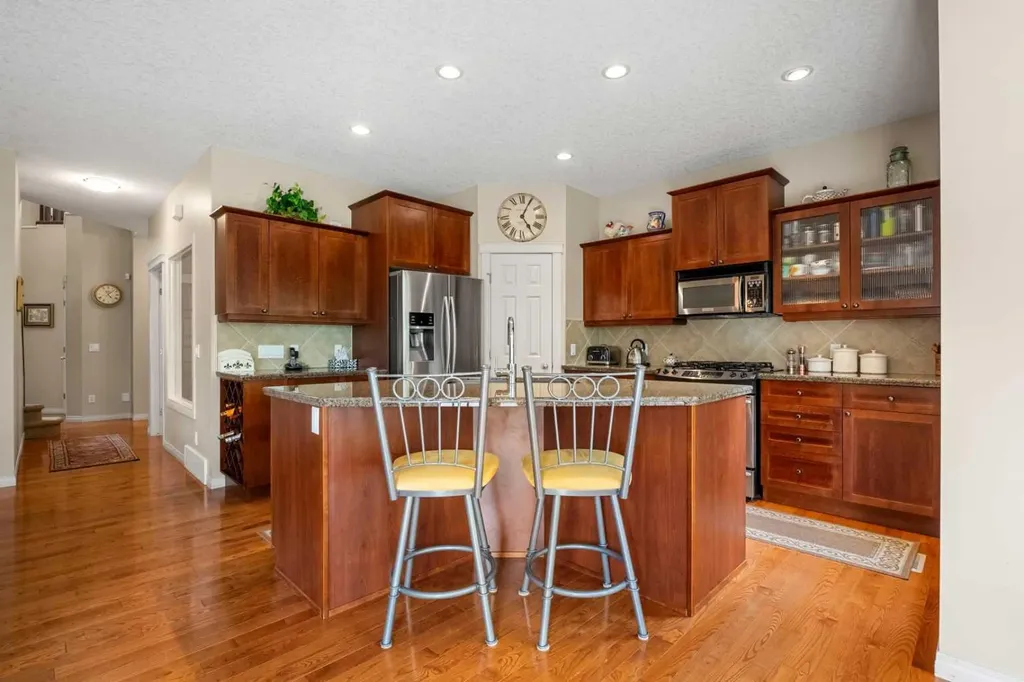 50 Springborough Crescent SW Calgary AB T3H 5M5
