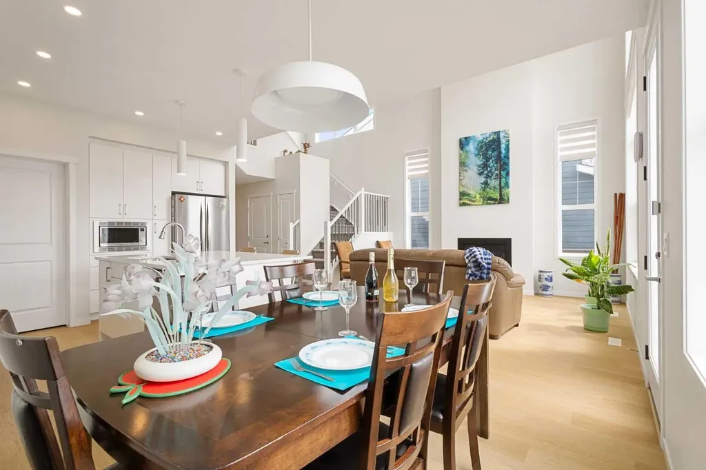 332 Magnolia Crescent SE Calgary AB T3S 0C8