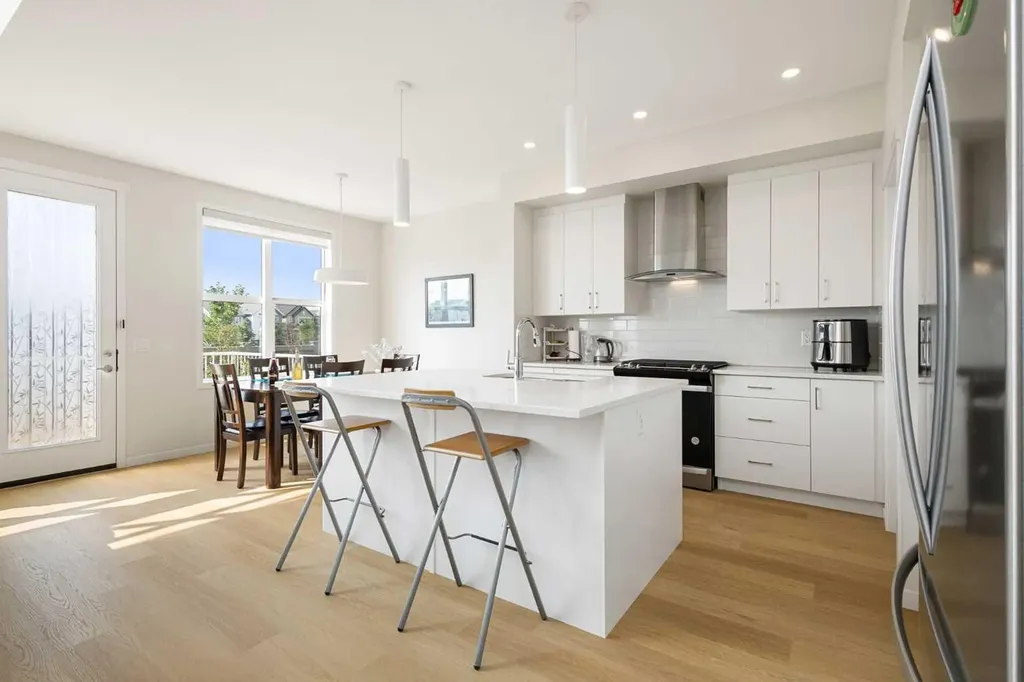 332 Magnolia Crescent SE Calgary AB T3S 0C8