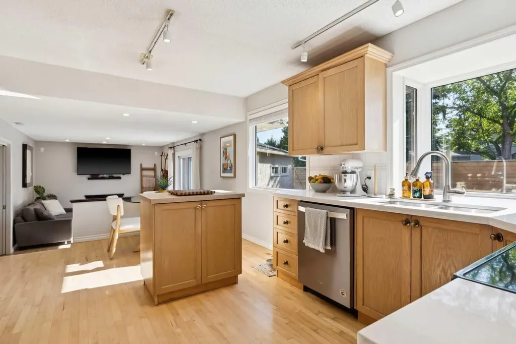 16 Brenner Place NW Calgary AB T2L1Z2