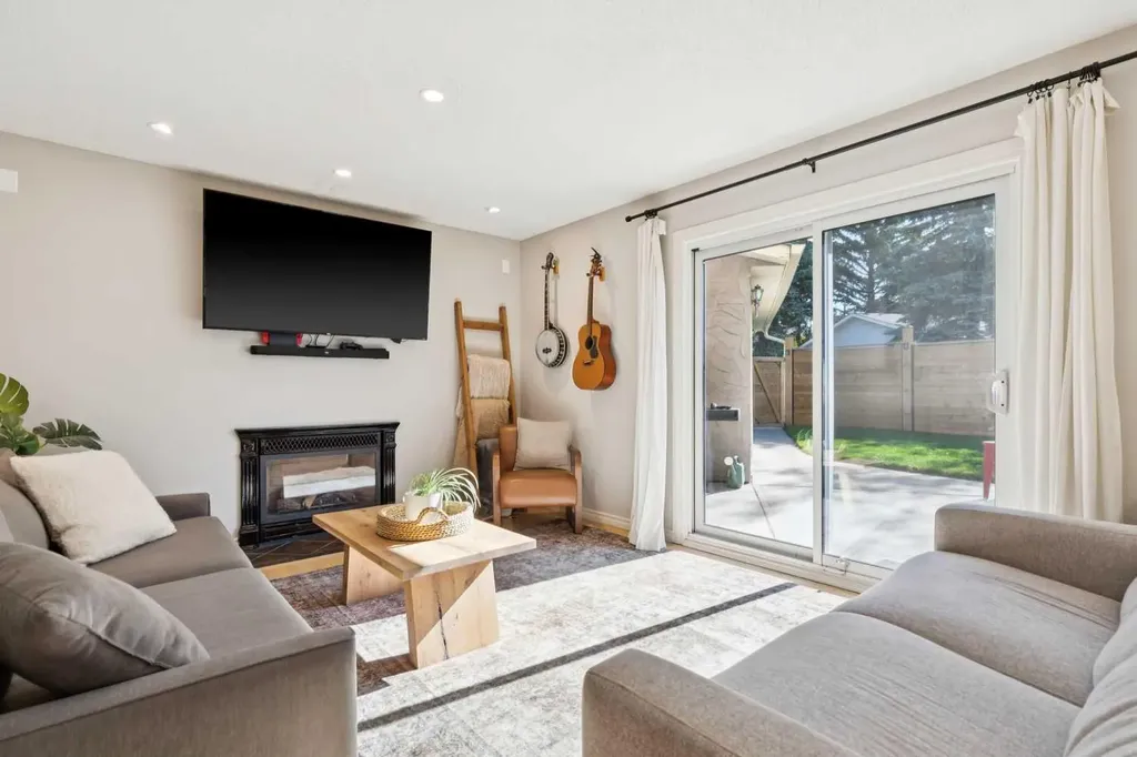 16 Brenner Place NW Calgary AB T2L1Z2