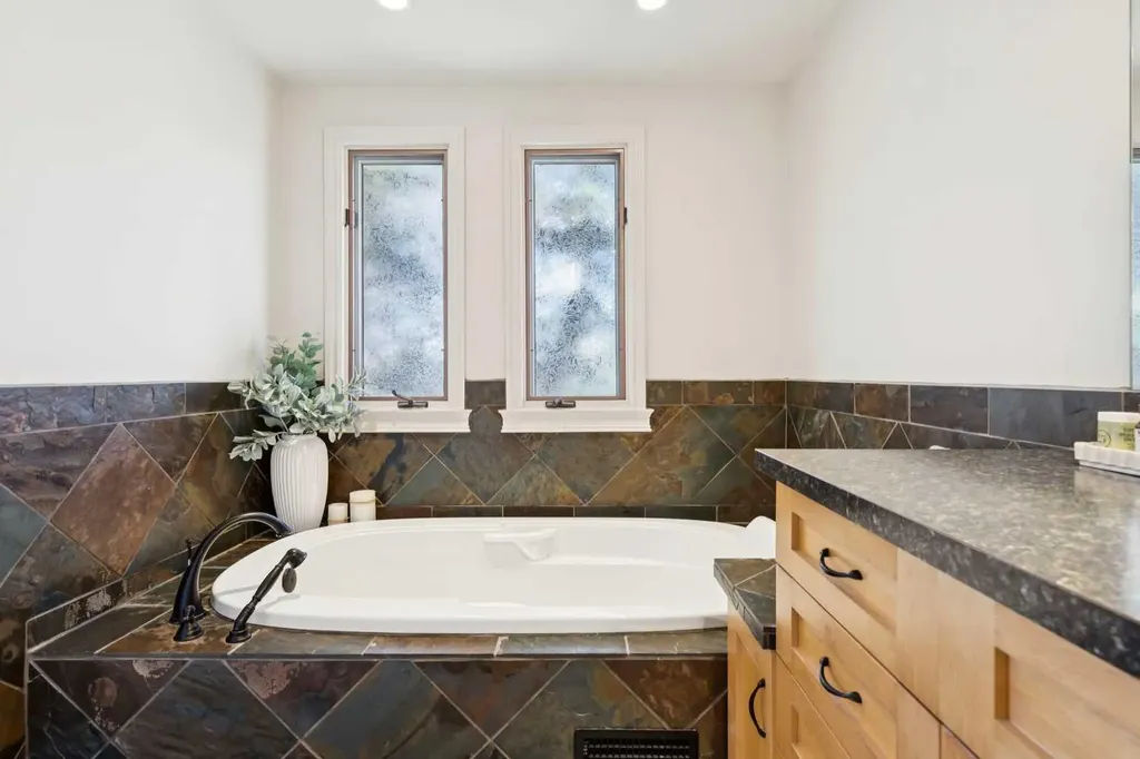 16 Brenner Place NW Calgary AB T2L1Z2