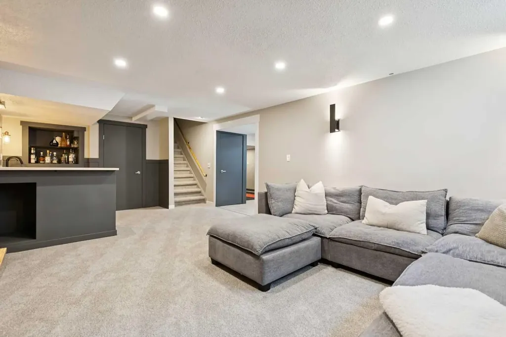 16 Brenner Place NW Calgary AB T2L1Z2