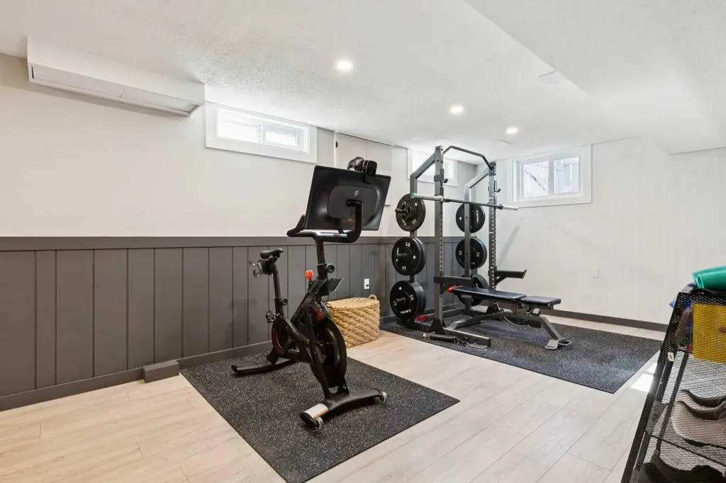 16 Brenner Place NW Calgary AB T2L1Z2