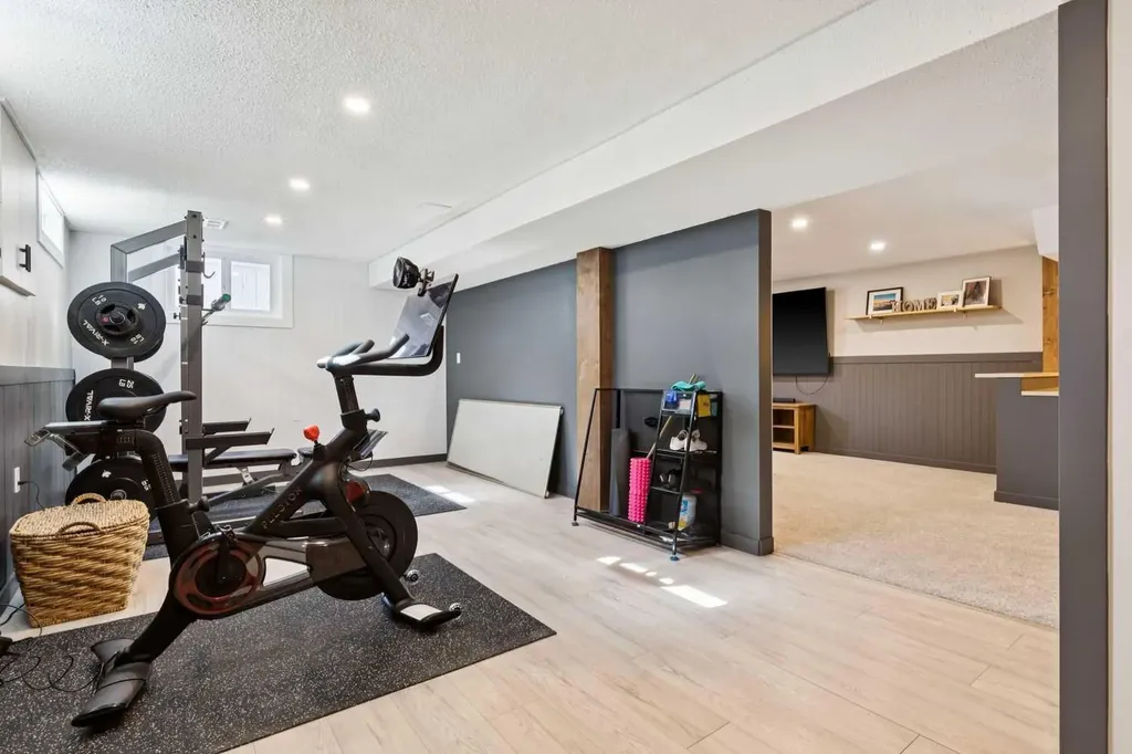 16 Brenner Place NW Calgary AB T2L1Z2