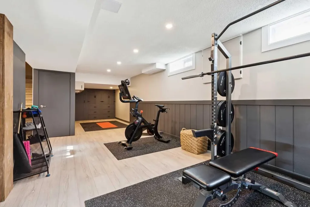 16 Brenner Place NW Calgary AB T2L1Z2