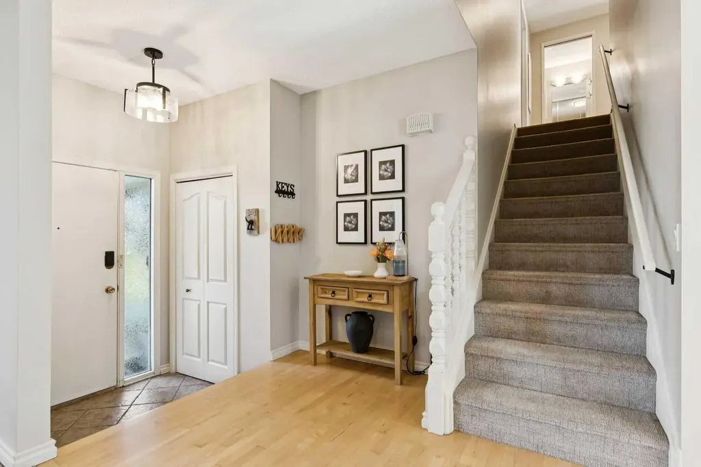 16 Brenner Place NW Calgary AB T2L1Z2