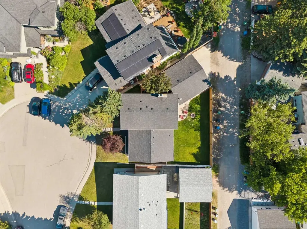 16 Brenner Place NW Calgary AB T2L1Z2
