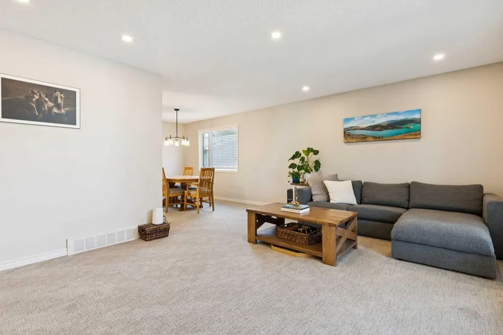 16 Brenner Place NW Calgary AB T2L1Z2