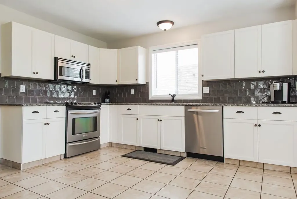 9629 Wedgewood Drive S Wedgewood AB T8W 2G6