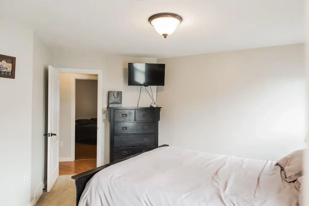 9629 Wedgewood Drive S Wedgewood AB T8W 2G6