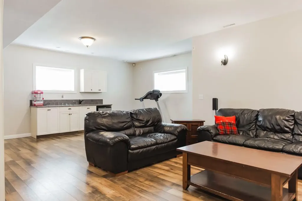 9629 Wedgewood Drive S Wedgewood AB T8W 2G6