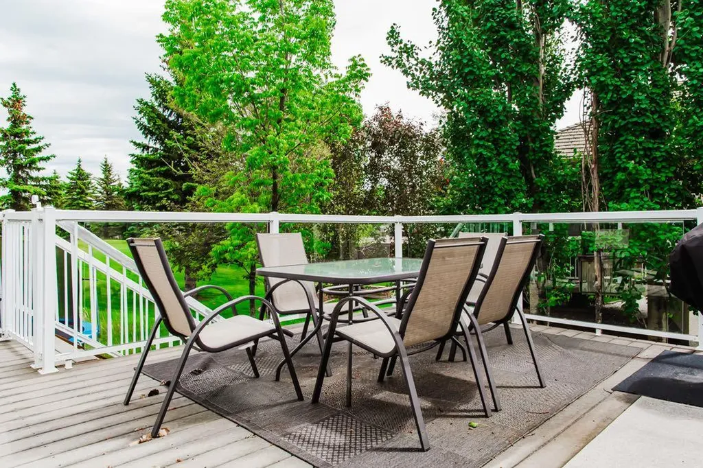 9629 Wedgewood Drive S Wedgewood AB T8W 2G6