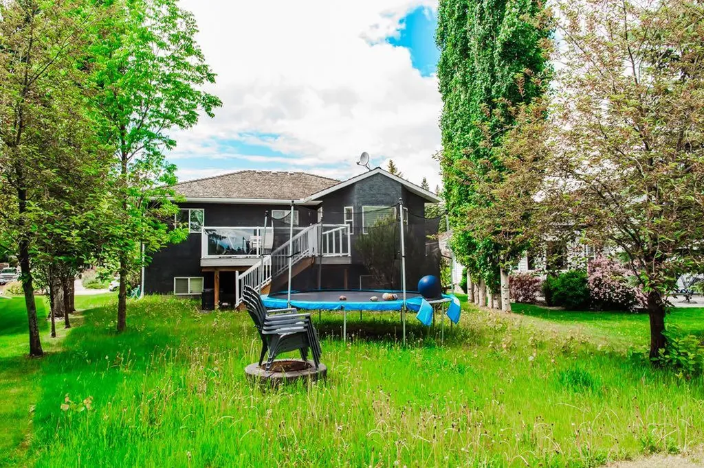 9629 Wedgewood Drive S Wedgewood AB T8W 2G6