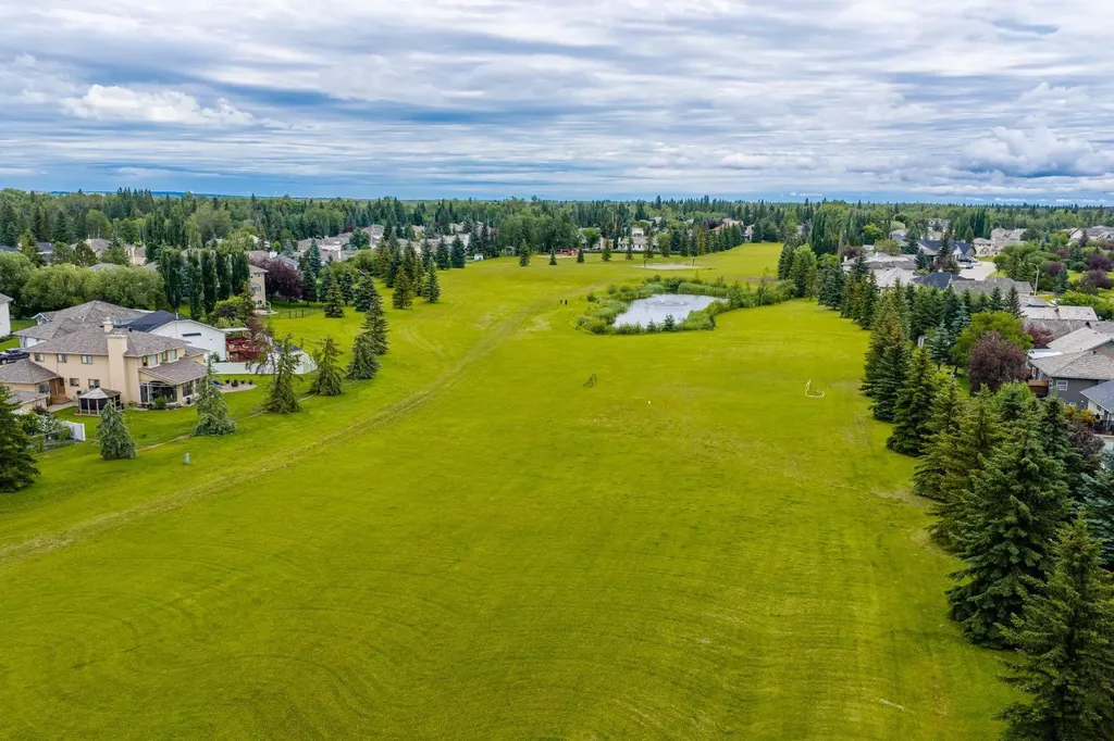 9629 Wedgewood Drive S Wedgewood AB T8W 2G6