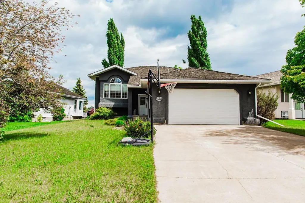 9629 Wedgewood Drive S Wedgewood AB T8W 2G6