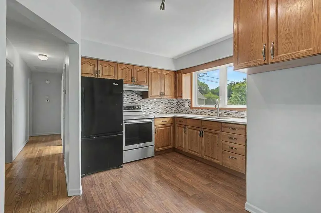 2056 Cottonwood Crescent SE Calgary AB T2B 1R3
