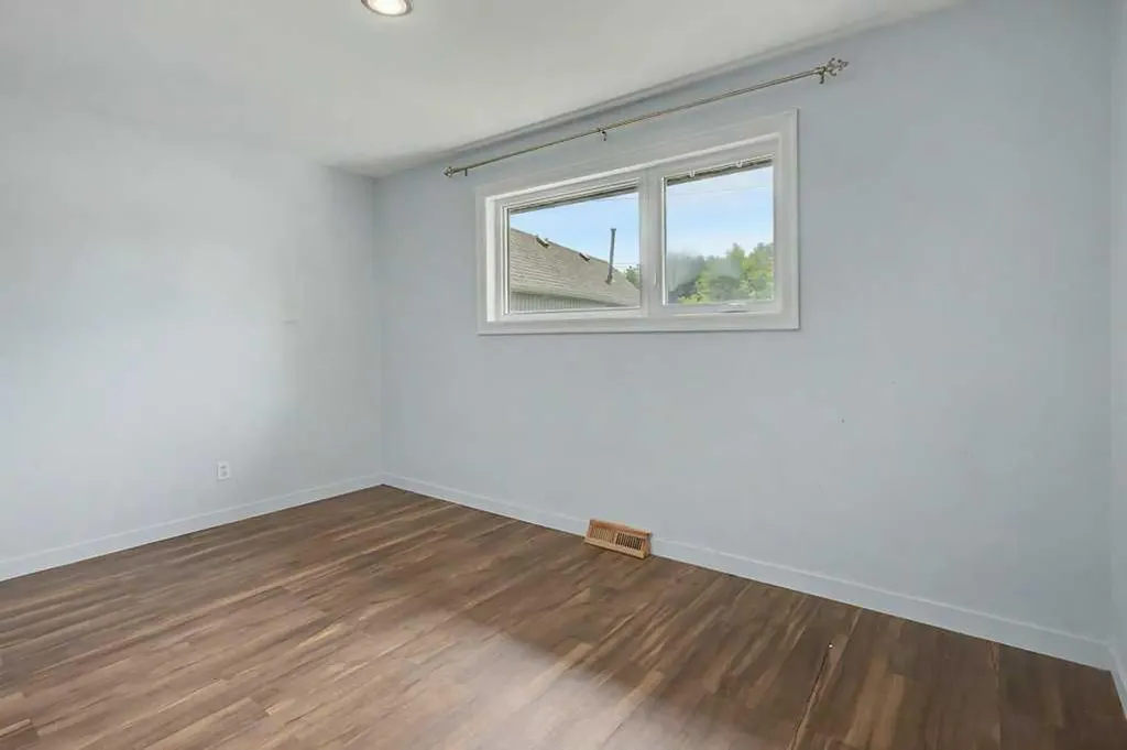 2056 Cottonwood Crescent SE Calgary AB T2B 1R3