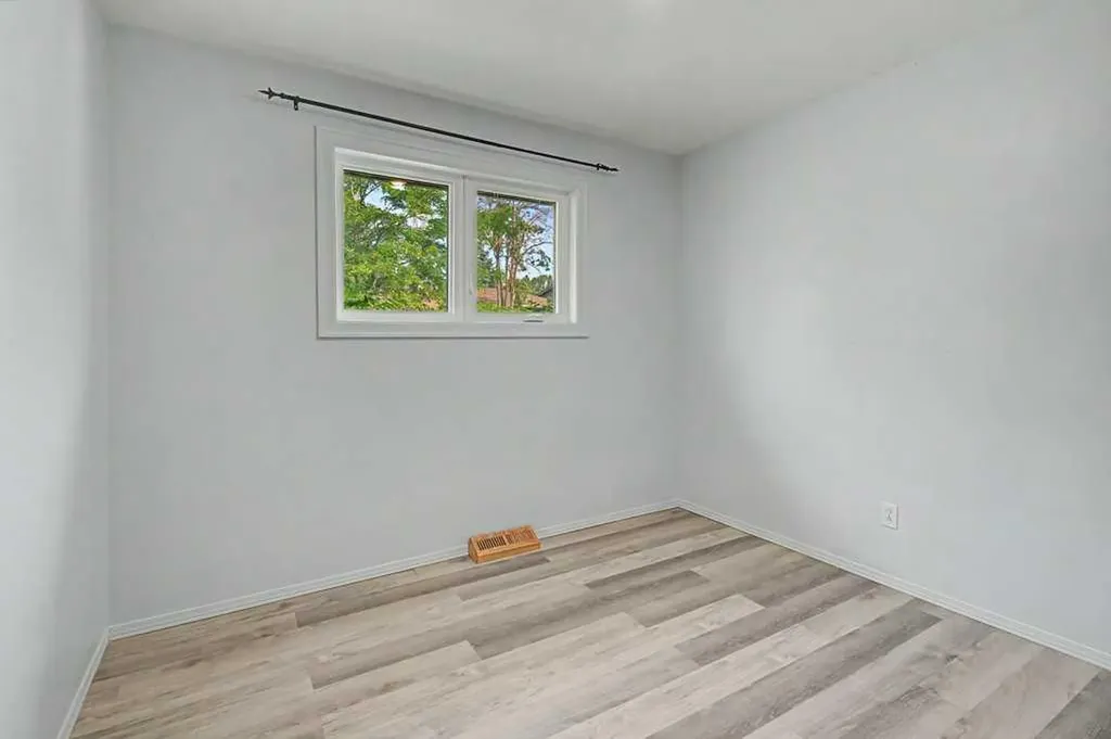 2056 Cottonwood Crescent SE Calgary AB T2B 1R3