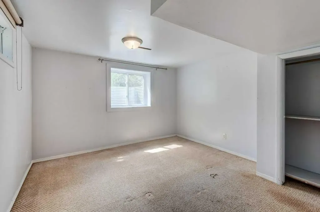 2056 Cottonwood Crescent SE Calgary AB T2B 1R3