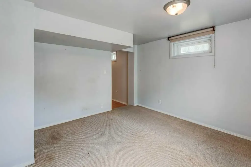 2056 Cottonwood Crescent SE Calgary AB T2B 1R3