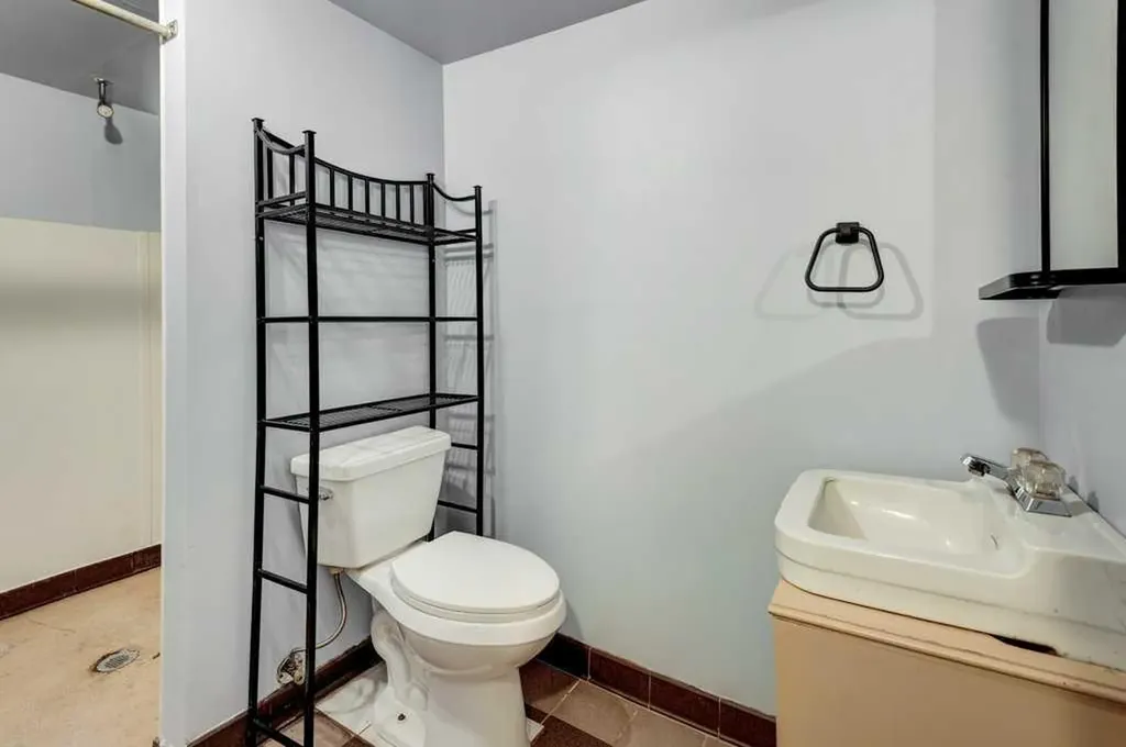 2056 Cottonwood Crescent SE Calgary AB T2B 1R3