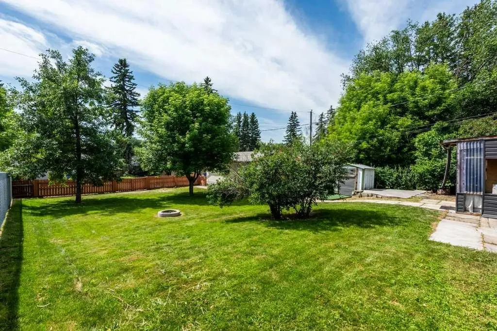 2056 Cottonwood Crescent SE Calgary AB T2B 1R3