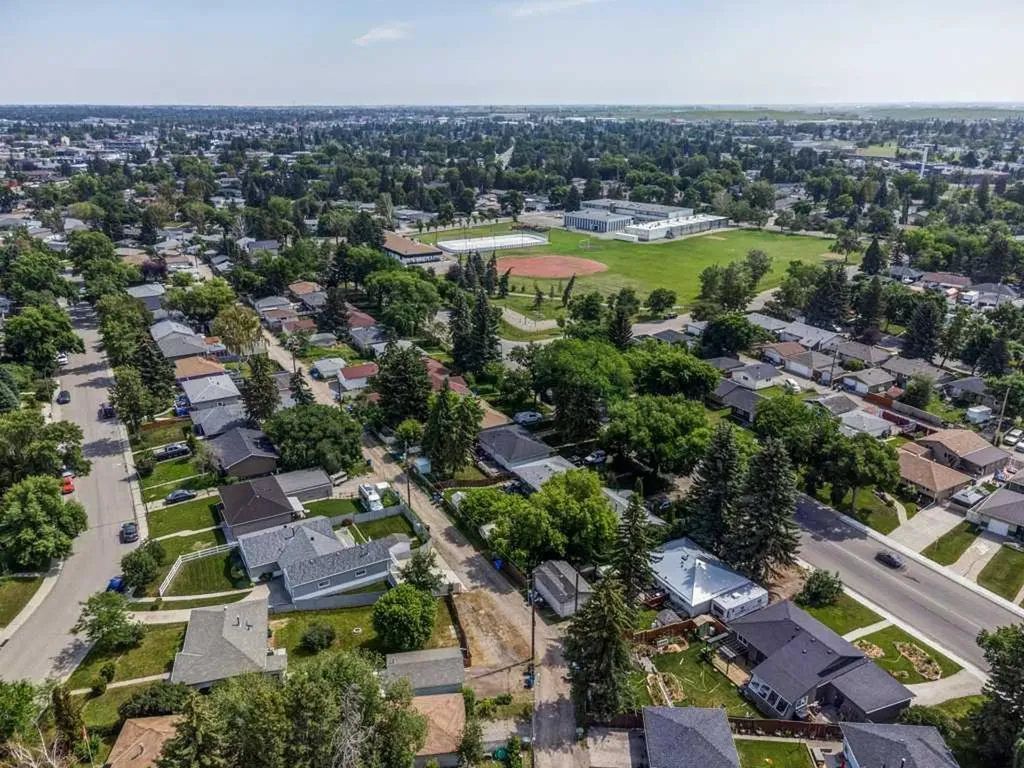 2056 Cottonwood Crescent SE Calgary AB T2B 1R3