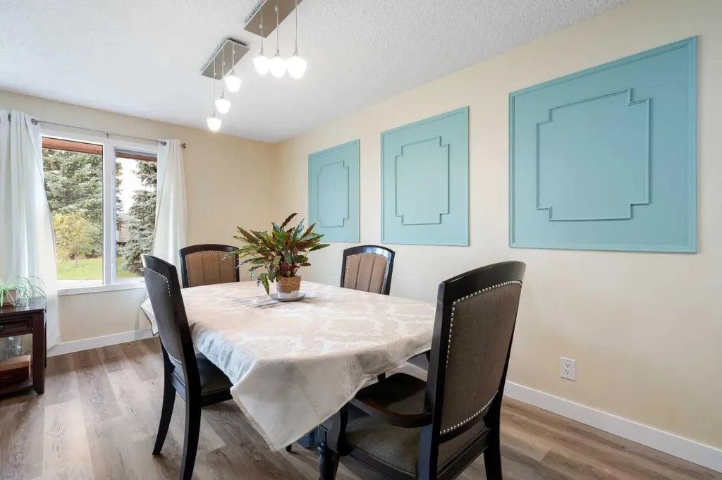 48 Deermont Way SE Calgary AB T2J 5P3