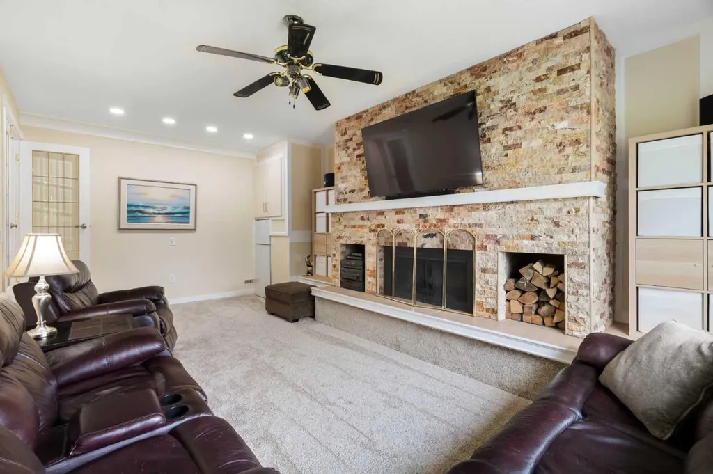 48 Deermont Way SE Calgary AB T2J 5P3