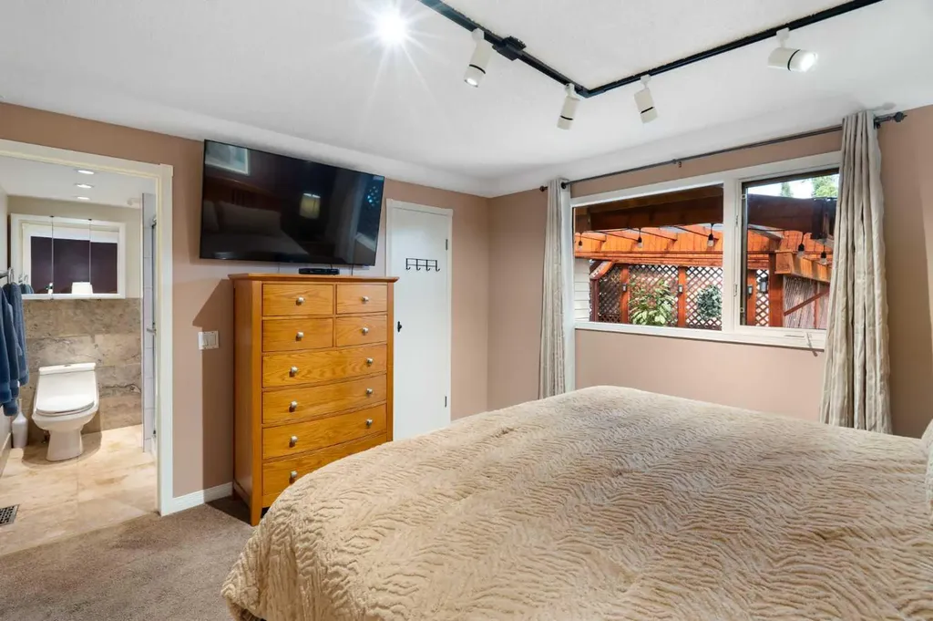 48 Deermont Way SE Calgary AB T2J 5P3