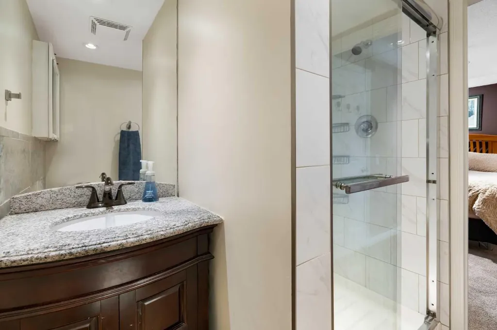 48 Deermont Way SE Calgary AB T2J 5P3