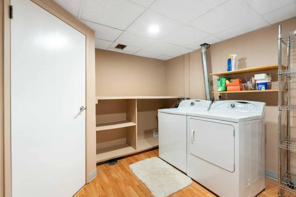 48 Deermont Way SE Calgary AB T2J 5P3