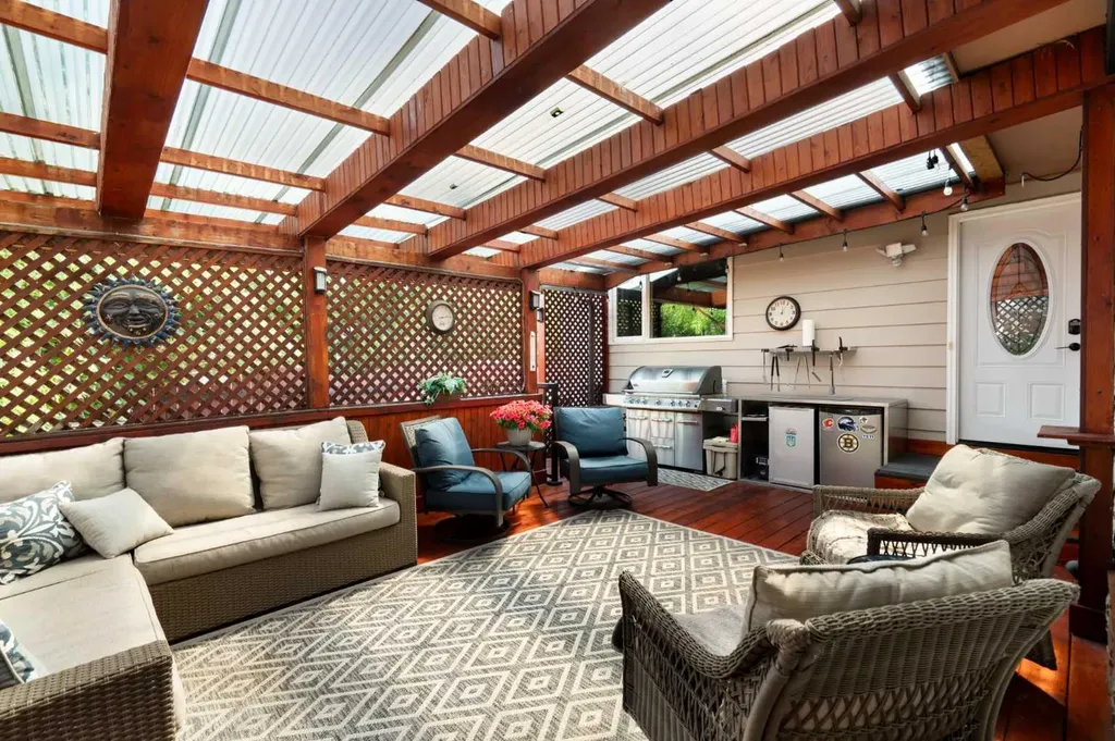 48 Deermont Way SE Calgary AB T2J 5P3