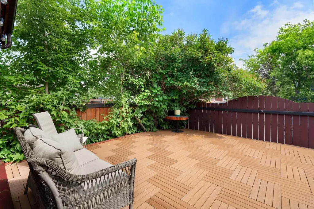 48 Deermont Way SE Calgary AB T2J 5P3