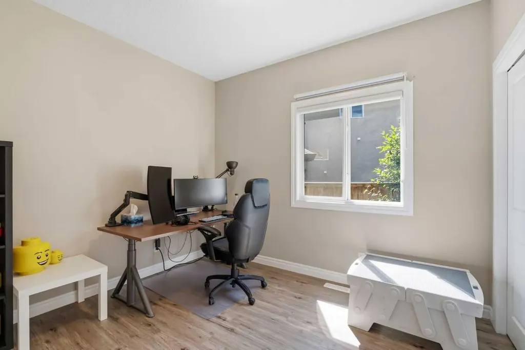 331 Parkmere Green Chestermere AB T1X1V5