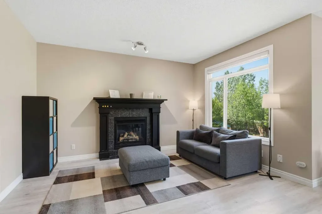 331 Parkmere Green Chestermere AB T1X1V5